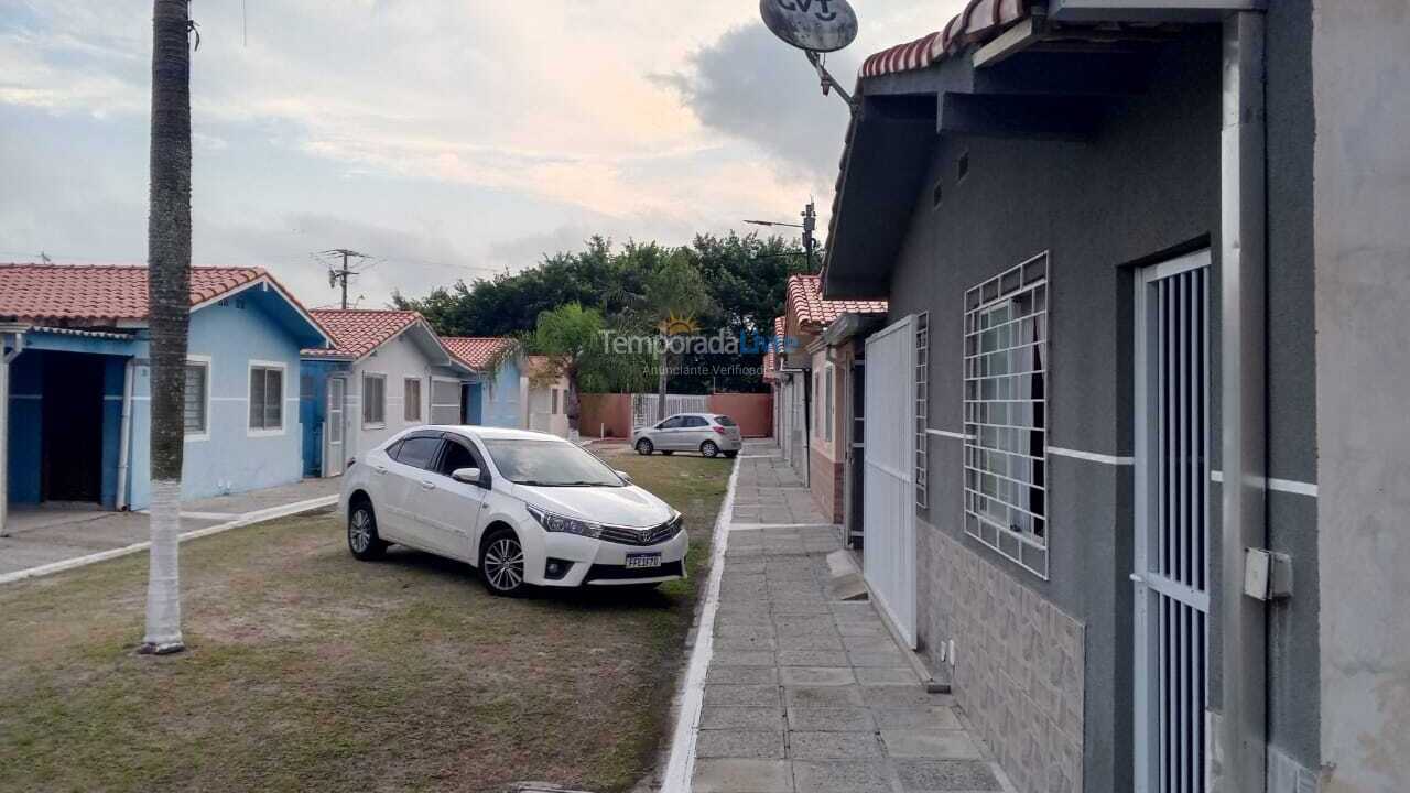 House for vacation rental in Matinhos (Balneario Albatroz)